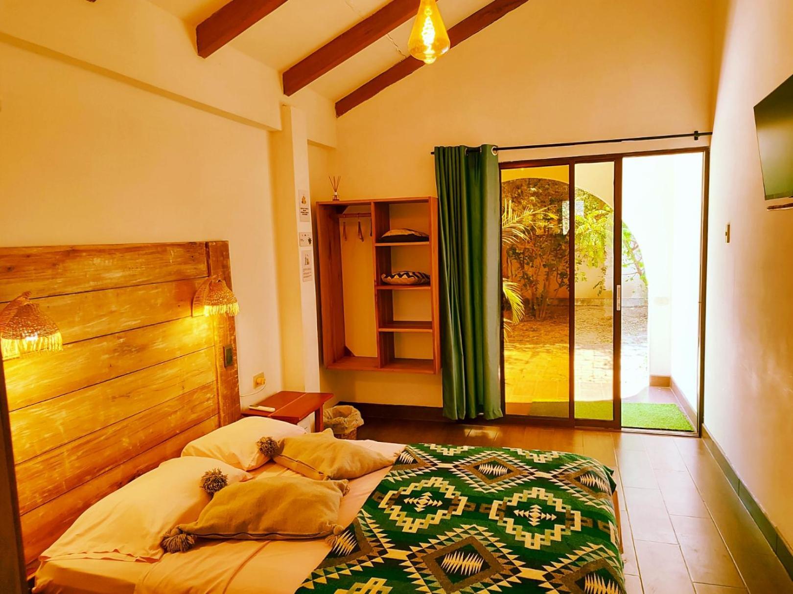 Cafe Madame Hotel Puerto Lopez Ngoại thất bức ảnh