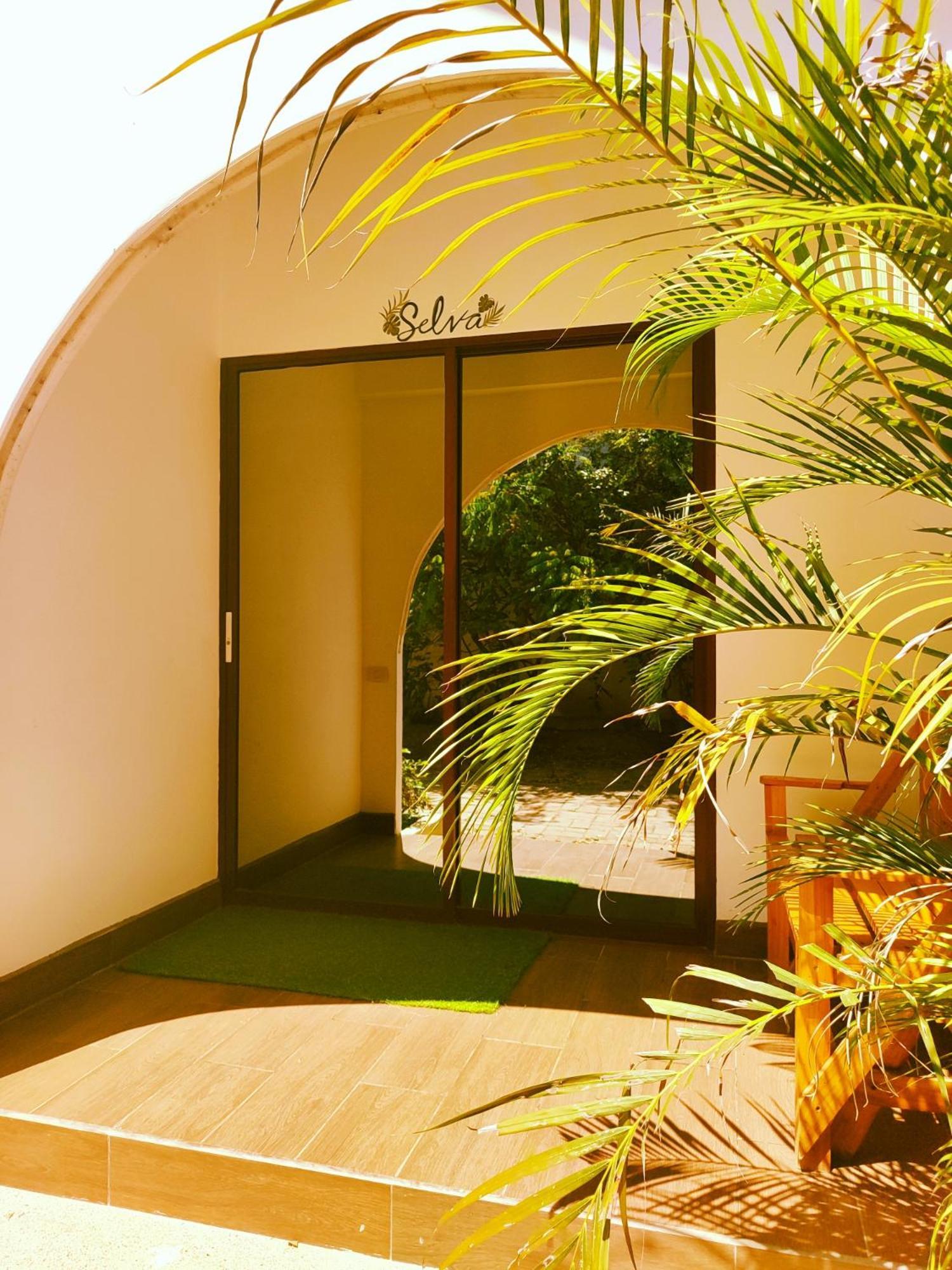 Cafe Madame Hotel Puerto Lopez Ngoại thất bức ảnh
