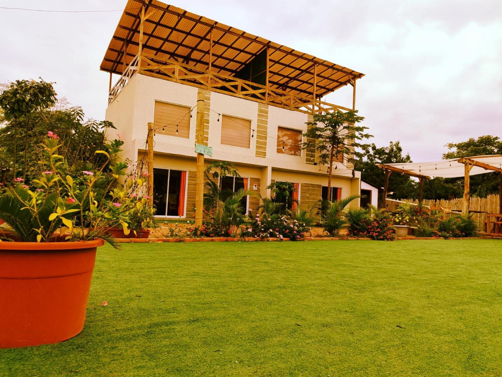 Cafe Madame Hotel Puerto Lopez Ngoại thất bức ảnh