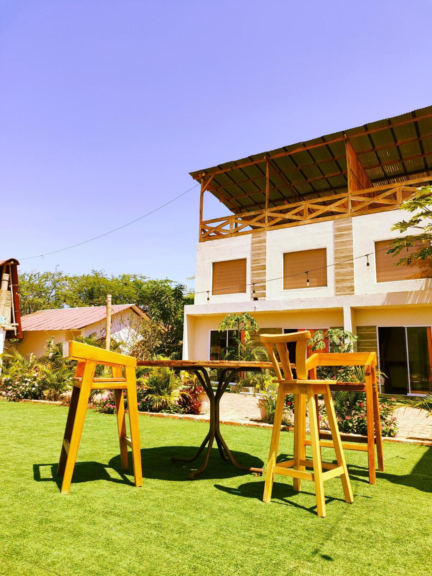 Cafe Madame Hotel Puerto Lopez Ngoại thất bức ảnh