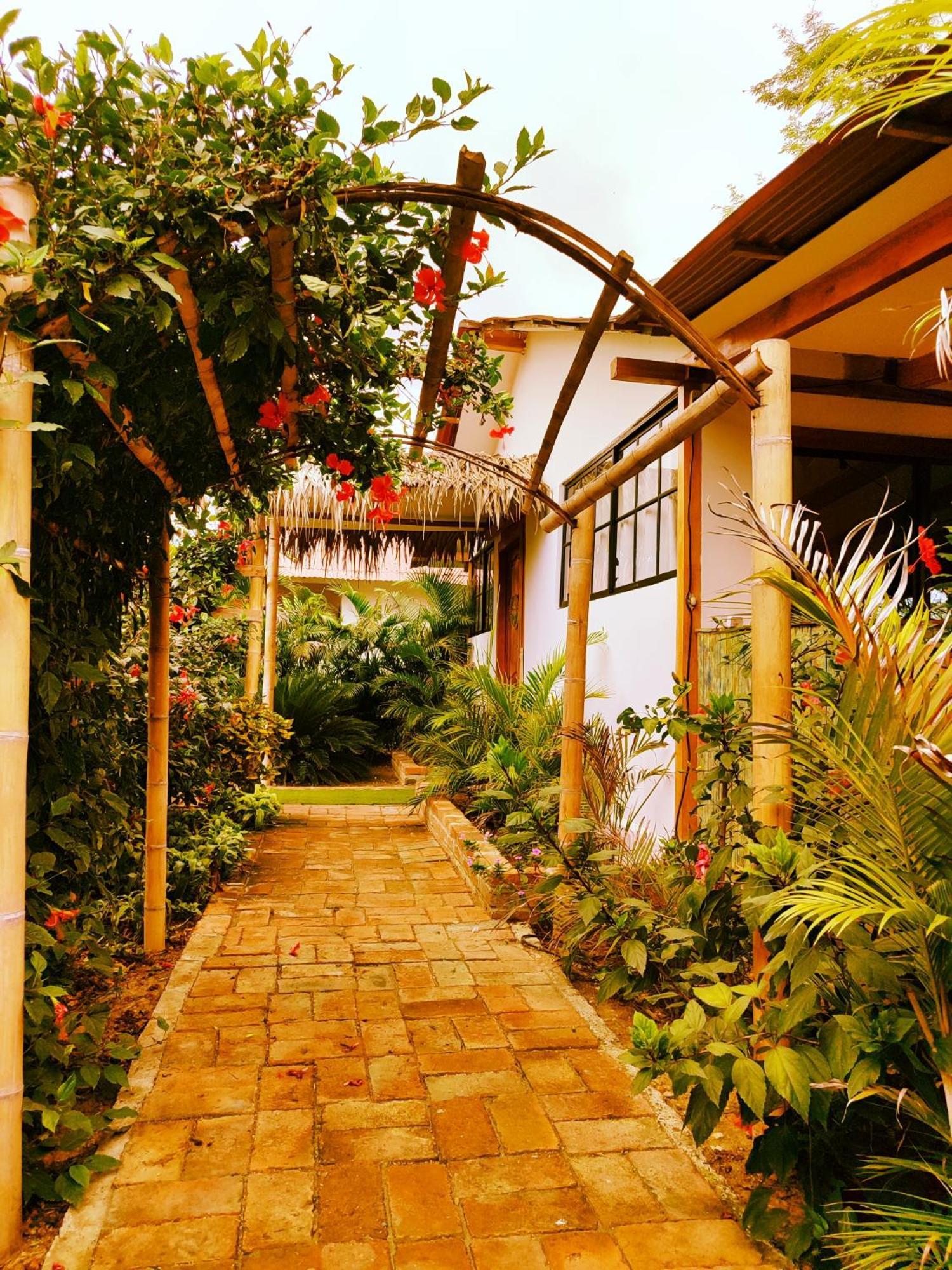 Cafe Madame Hotel Puerto Lopez Ngoại thất bức ảnh